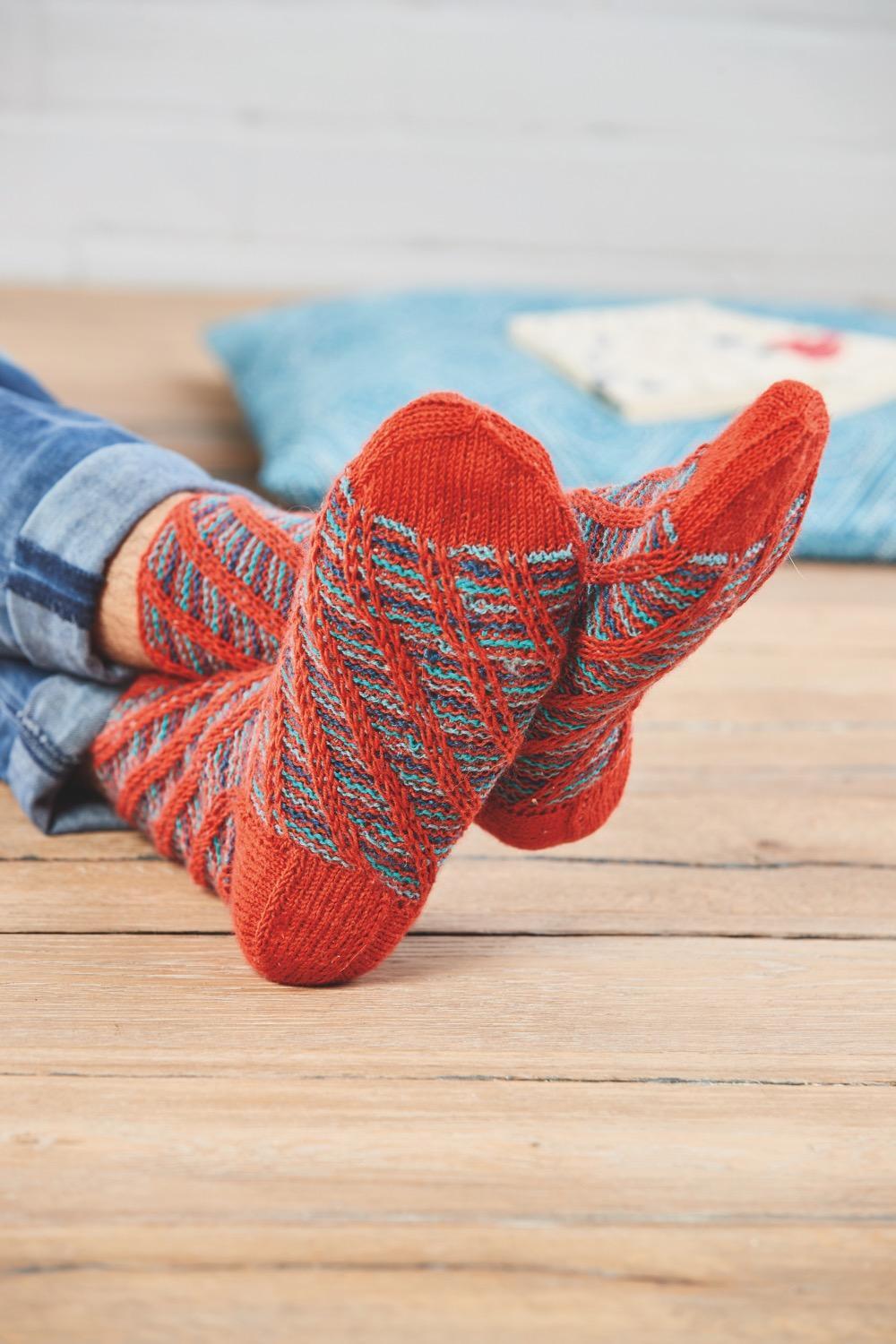 Bild: 9783841065711 | Socken mit Hebemaschen | Tolle Muster einfach stricken | Babette Ulmer