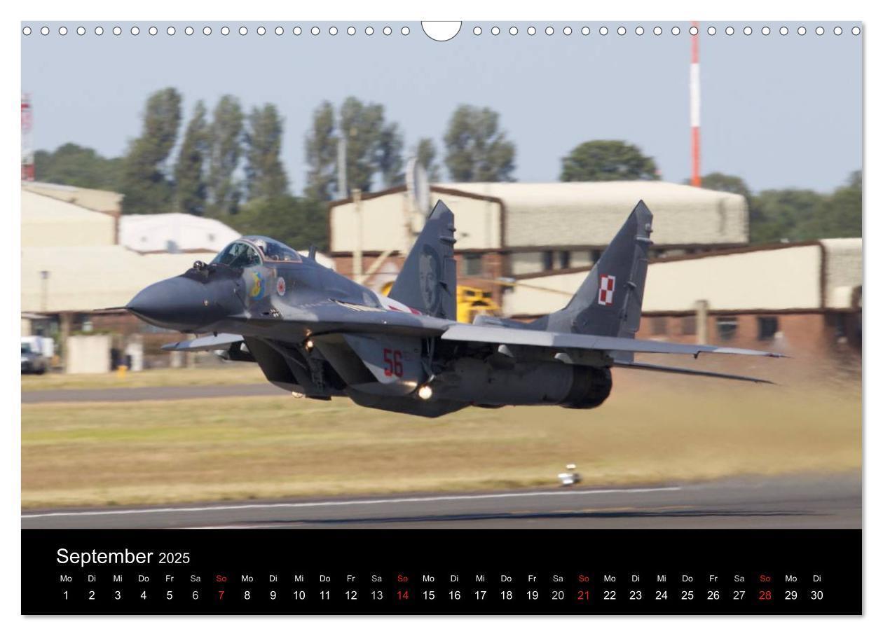 Bild: 9783435479054 | Militärflugzeuge 2025 (Wandkalender 2025 DIN A3 quer), CALVENDO...