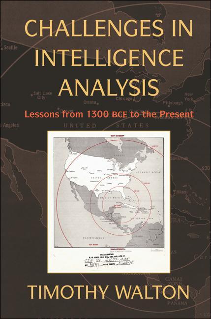 Cover: 9780521132657 | Challenges in Intelligence Analysis | Timothy R. Walton | Taschenbuch