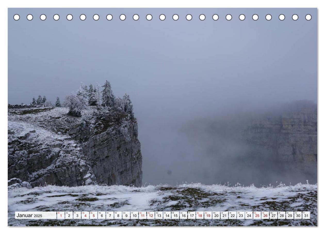 Bild: 9783435442898 | Göttererwachen. Die Natur im mystischen Nebel (Tischkalender 2025...