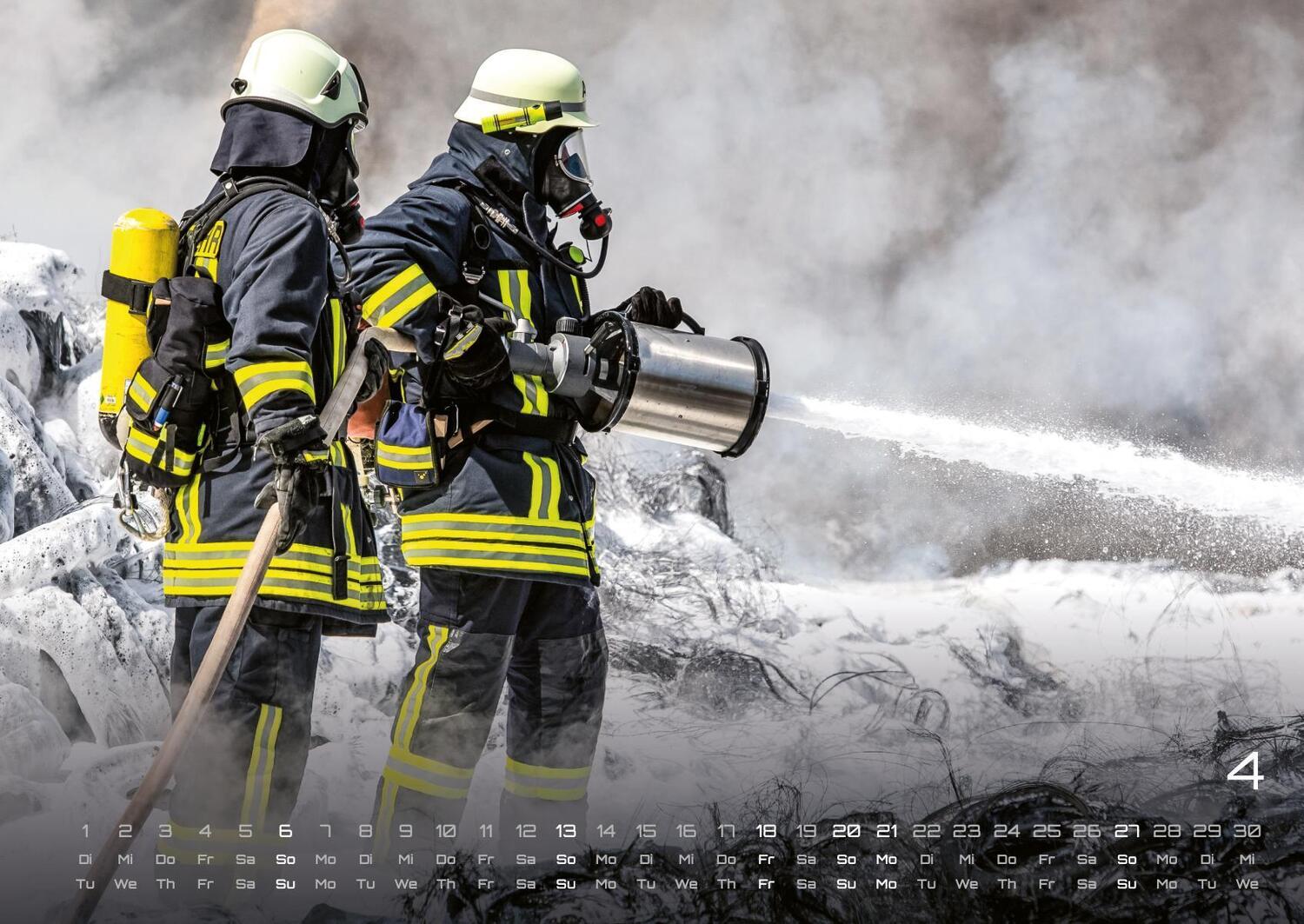 Bild: 9783986733988 | FIREFIGHTER - Retter in der Not - Feuerwehr - 2025 - Kalender DIN A2