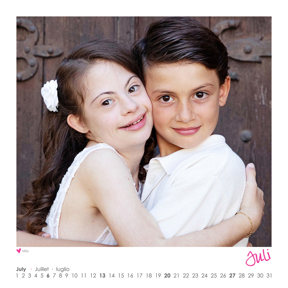 Bild: 9783862561889 | Wandkalender A little extra 2025 | Conny Wenk | Kalender | 12 S.