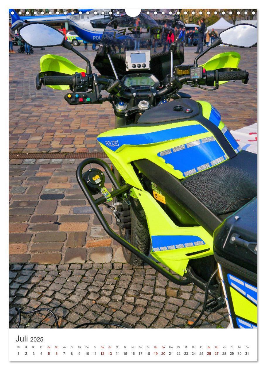 Bild: 9783435877195 | Tag der Polizei (Wandkalender 2025 DIN A3 hoch), CALVENDO...