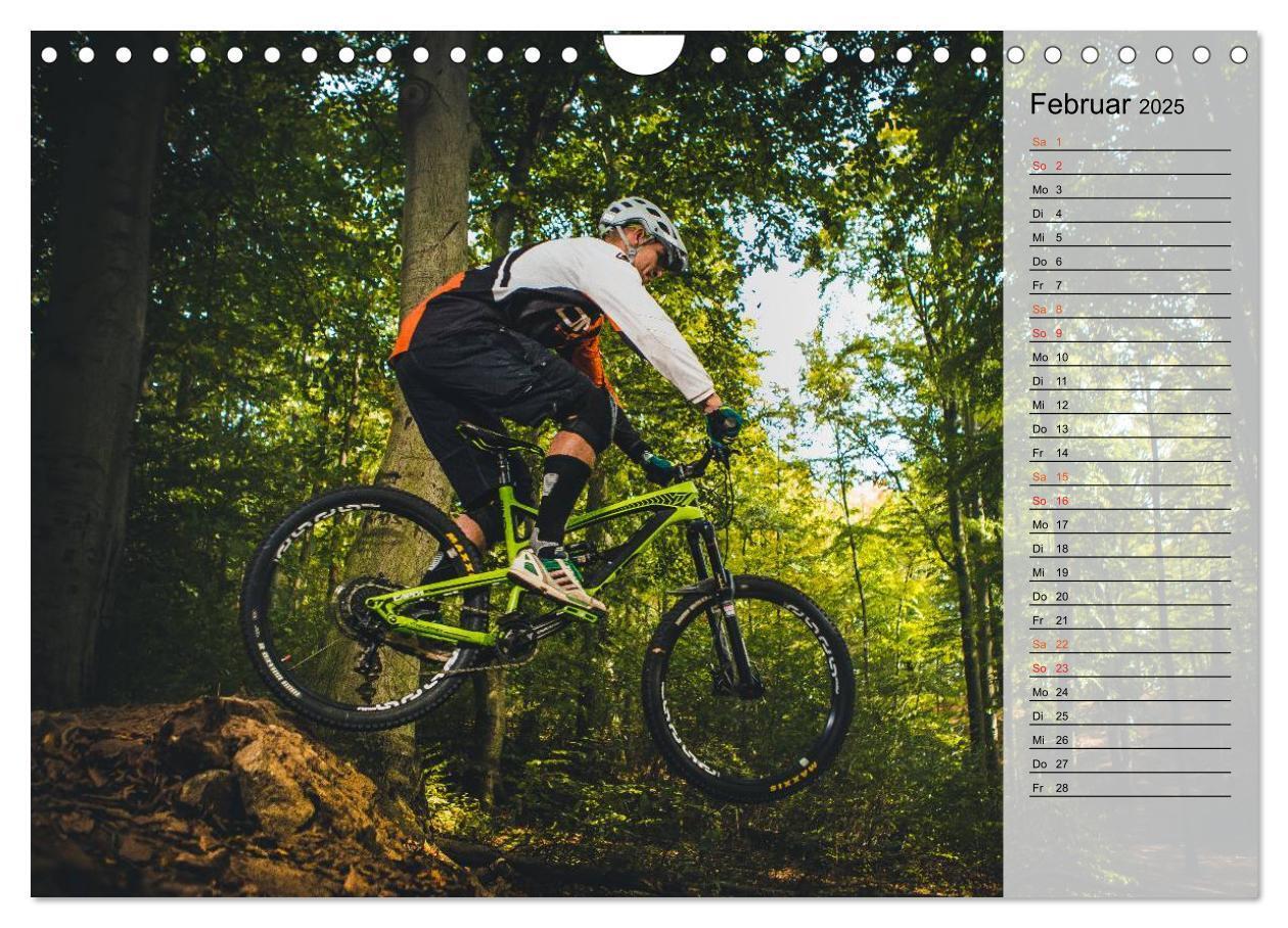 Bild: 9783435534562 | Mountainbike Action (Wandkalender 2025 DIN A4 quer), CALVENDO...