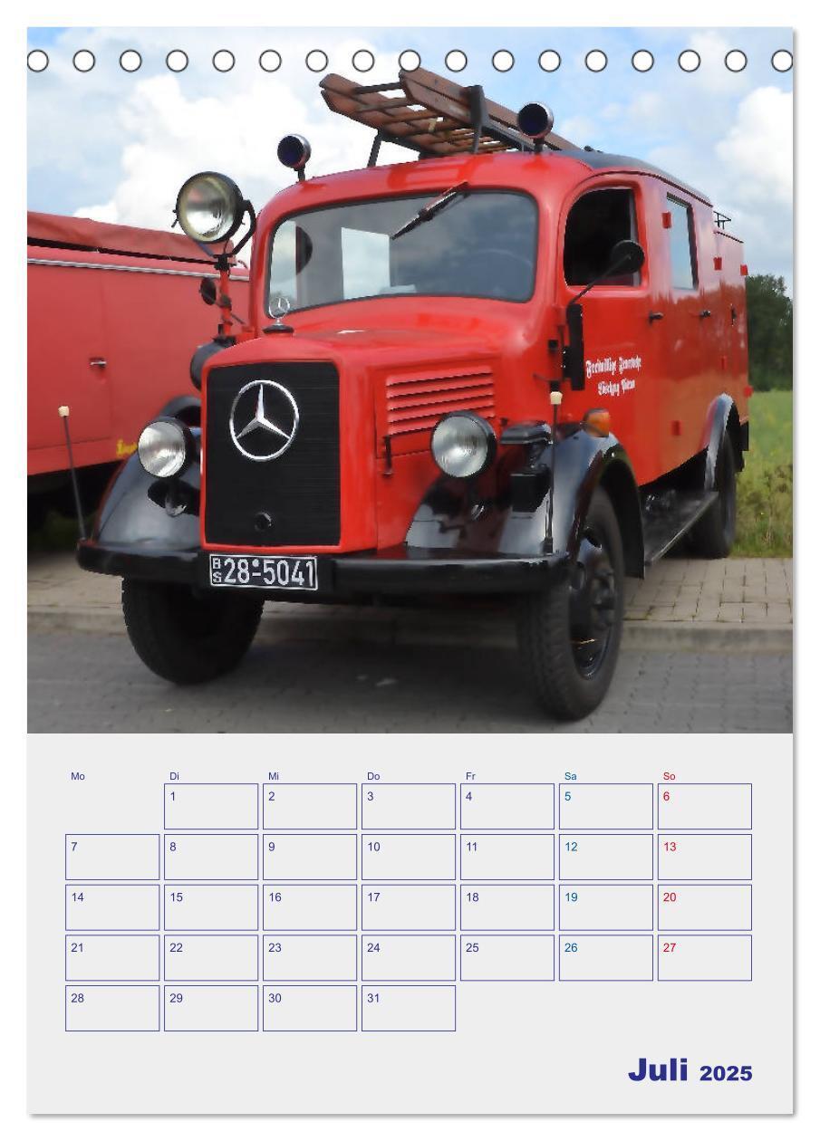 Bild: 9783435939947 | FEUERWEHR-Legende (Tischkalender 2025 DIN A5 hoch), CALVENDO...