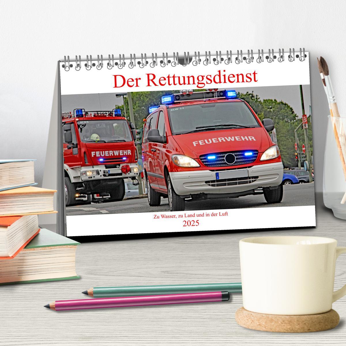 Bild: 9783383991615 | Der Rettungsdienst (Tischkalender 2025 DIN A5 quer), CALVENDO...