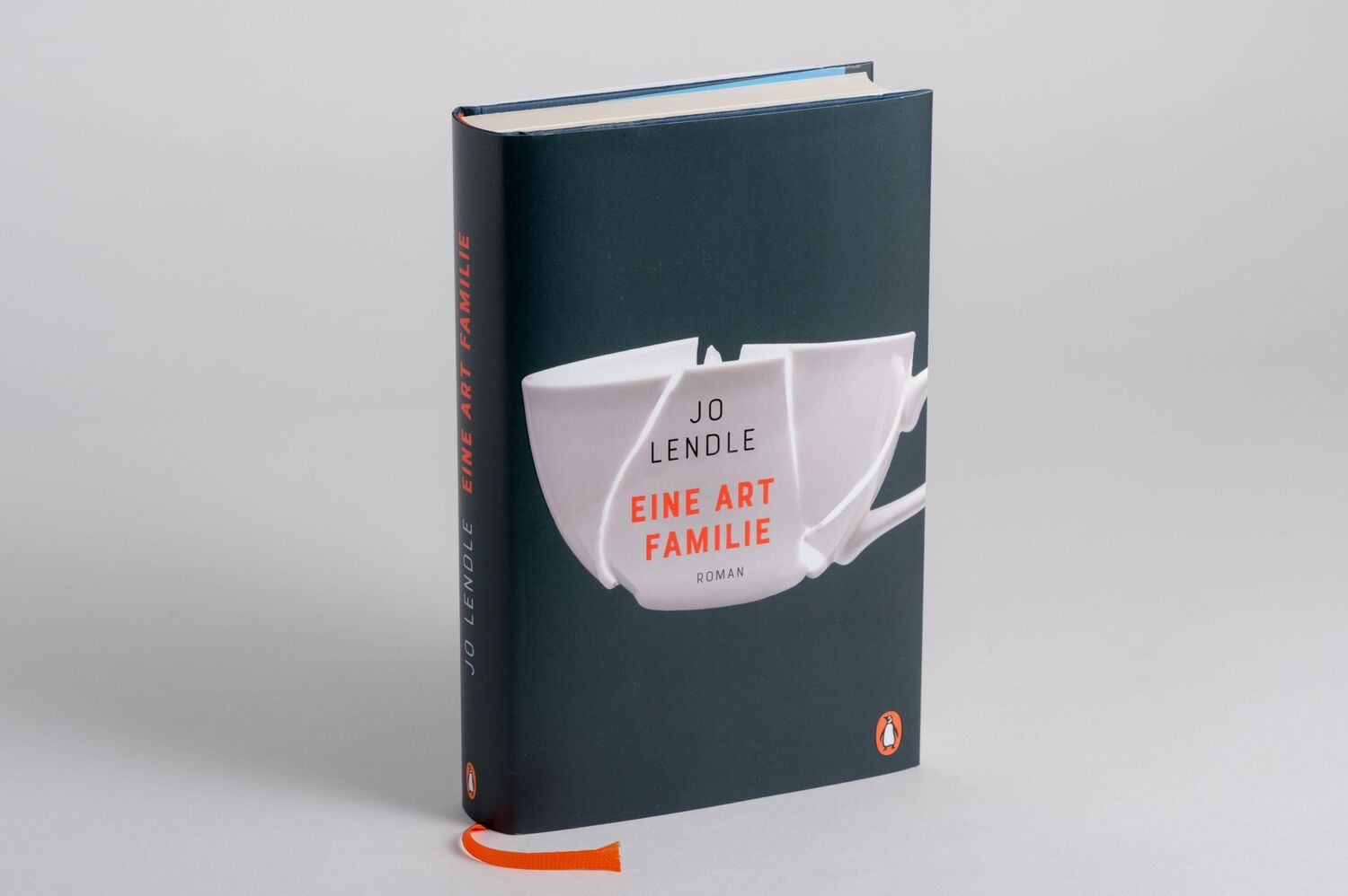 Bild: 9783328601944 | Eine Art Familie | Jo Lendle | Buch | 368 S. | Deutsch | 2021