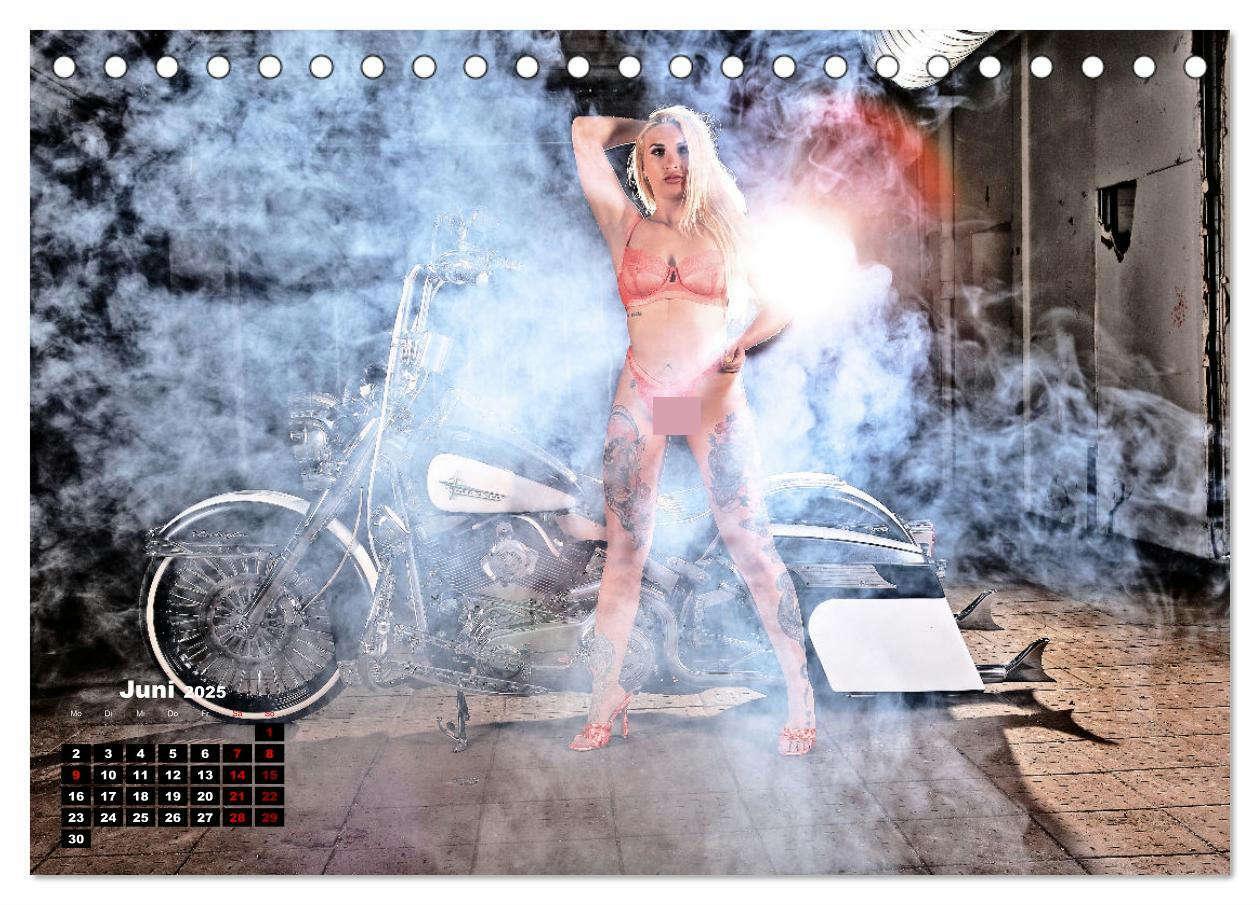 Bild: 9783383963728 | Motorräder und Sexy Girls (Tischkalender 2025 DIN A5 quer),...