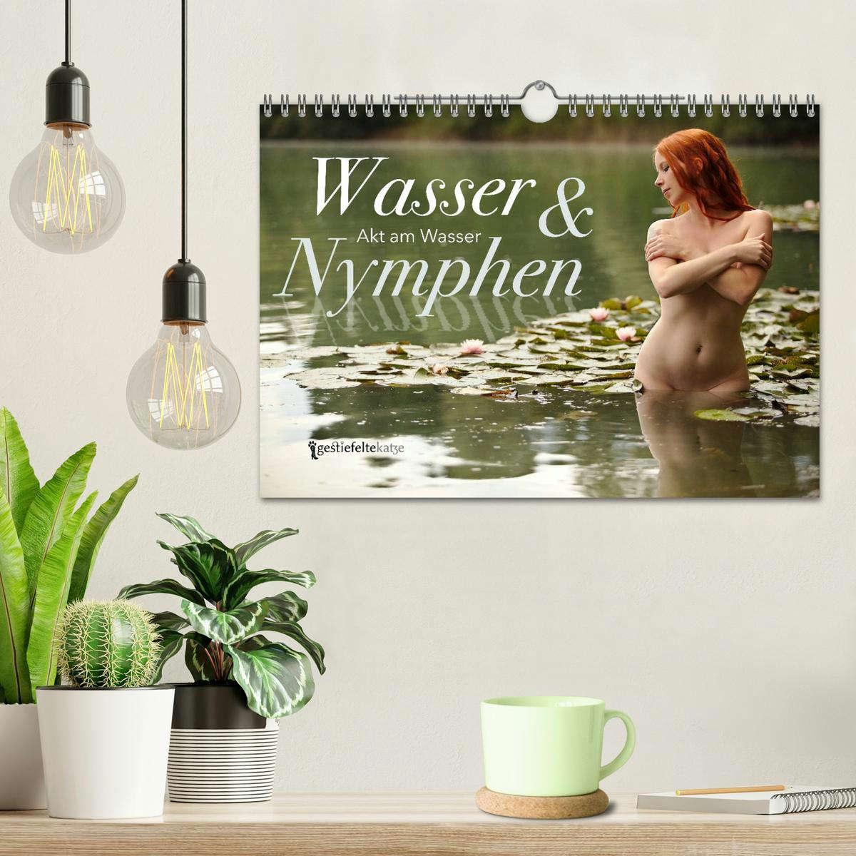 Bild: 9783435540358 | Wasser und Nymphen - Akt am Wasser (Wandkalender 2025 DIN A4 quer),...