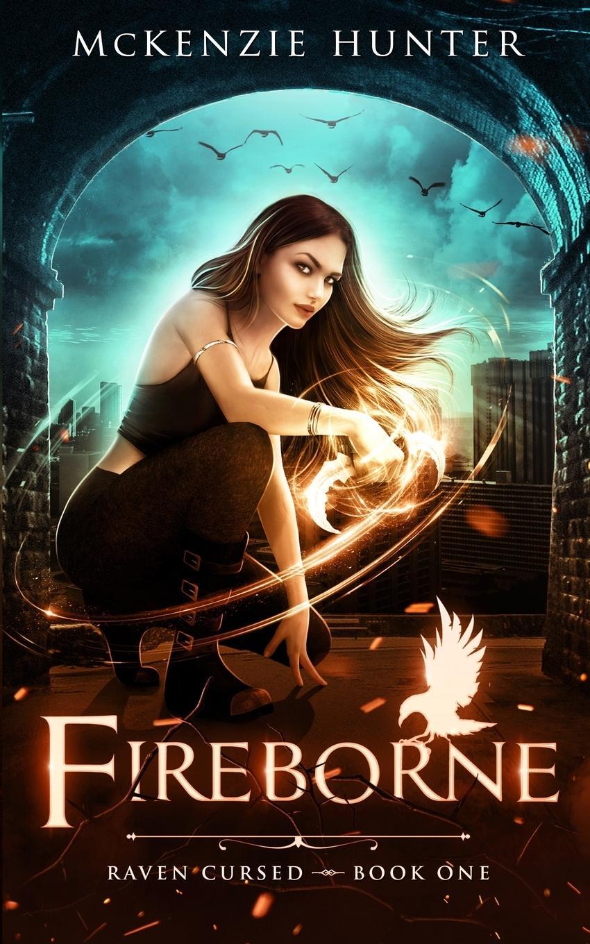 Cover: 9781946457042 | Fireborne | McKenzie Hunter | Taschenbuch | Raven Cursed | Paperback