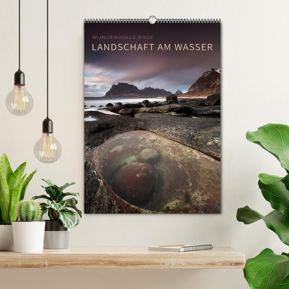 Bild: 9783457058152 | LANDSCHAFT AM WASSER (Wandkalender 2025 DIN A2 hoch), CALVENDO...