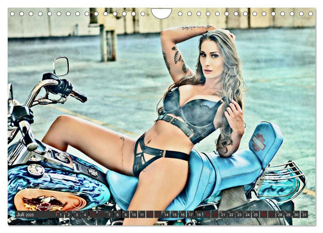 Bild: 9783457142028 | Motorräder und Sexy Girls (Wandkalender 2025 DIN A4 quer), CALVENDO...