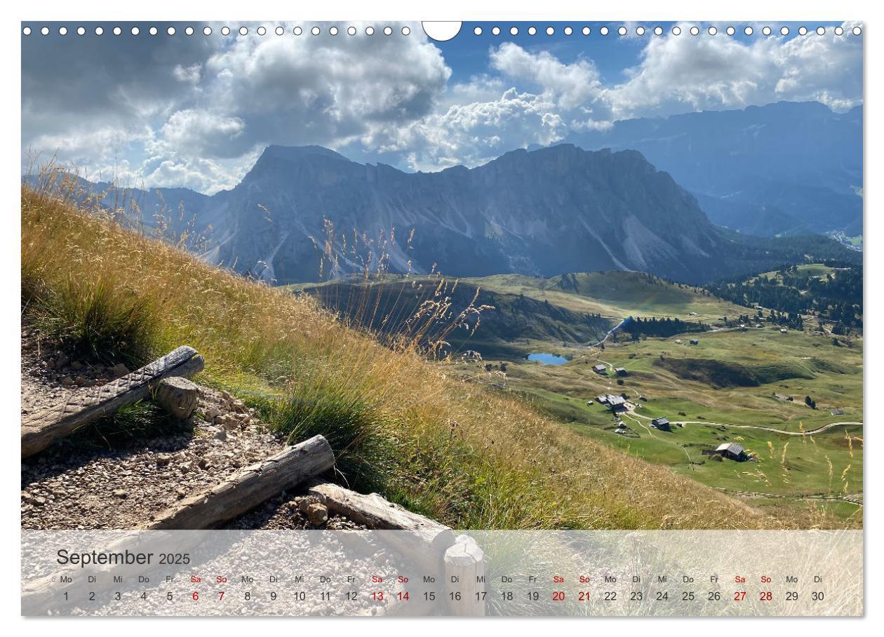 Bild: 9783457236611 | Alpenauszeit - Die Berghütten unserer Alpen (Wandkalender 2025 DIN...