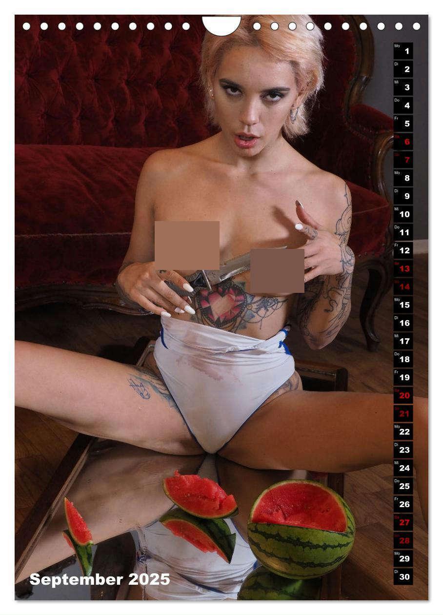 Bild: 9783457182338 | TATTOO TARTS - Inked Killer Babes (Wandkalender 2025 DIN A4 hoch),...