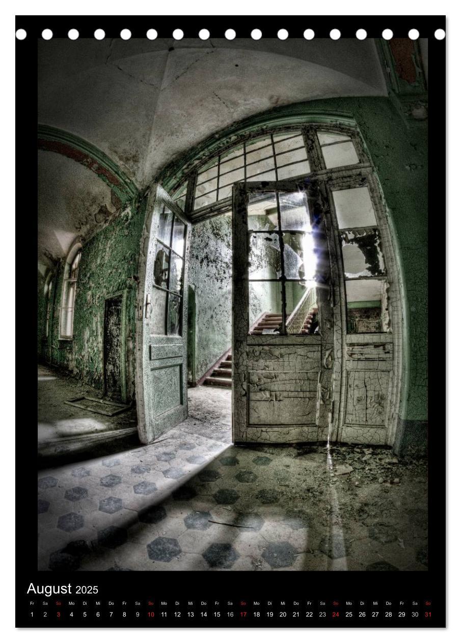 Bild: 9783457081761 | Lost Places Vergessene Orte (Tischkalender 2025 DIN A5 hoch),...