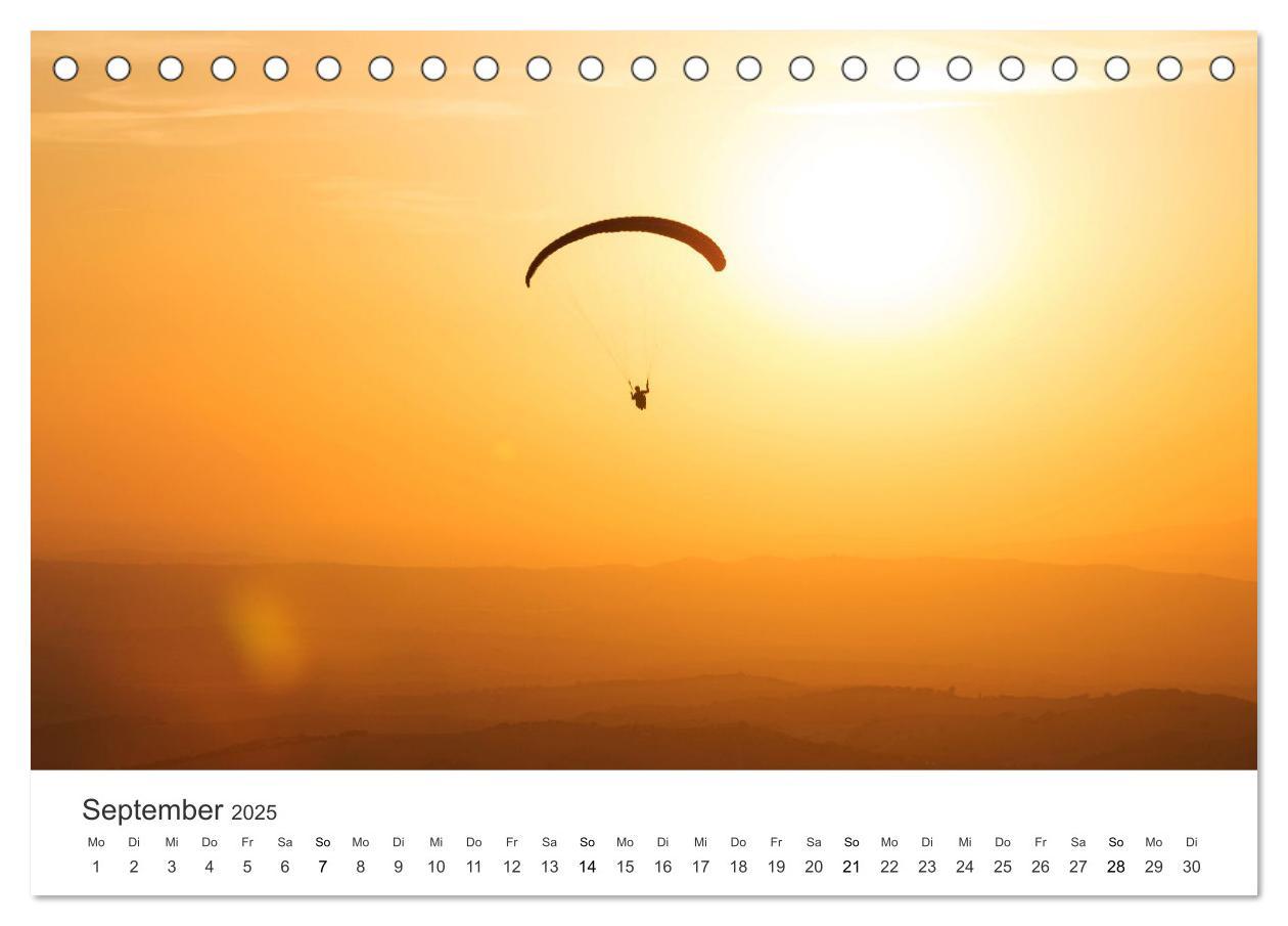 Bild: 9783383957178 | Paragleiten - Der Wunsch vom Fliegen. (Tischkalender 2025 DIN A5...