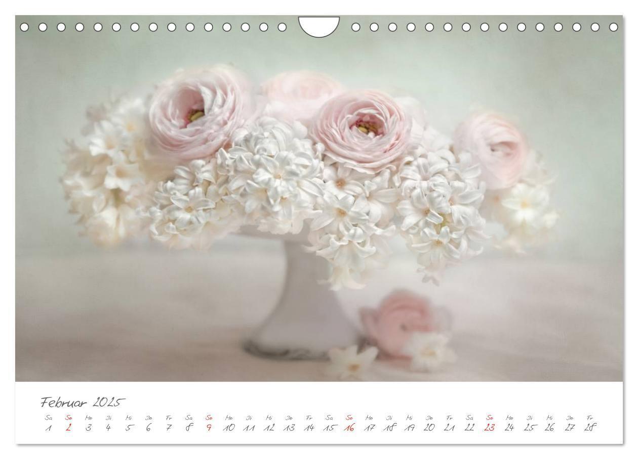 Bild: 9783435667932 | Blüten Poesie (Wandkalender 2025 DIN A4 quer), CALVENDO Monatskalender