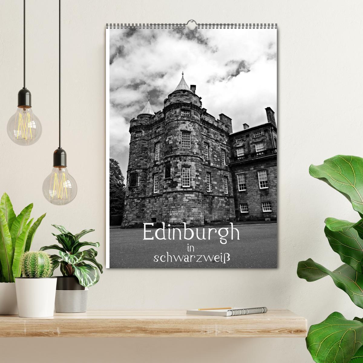 Bild: 9783457032503 | Edinburgh in schwarzweiß (Wandkalender 2025 DIN A2 hoch), CALVENDO...