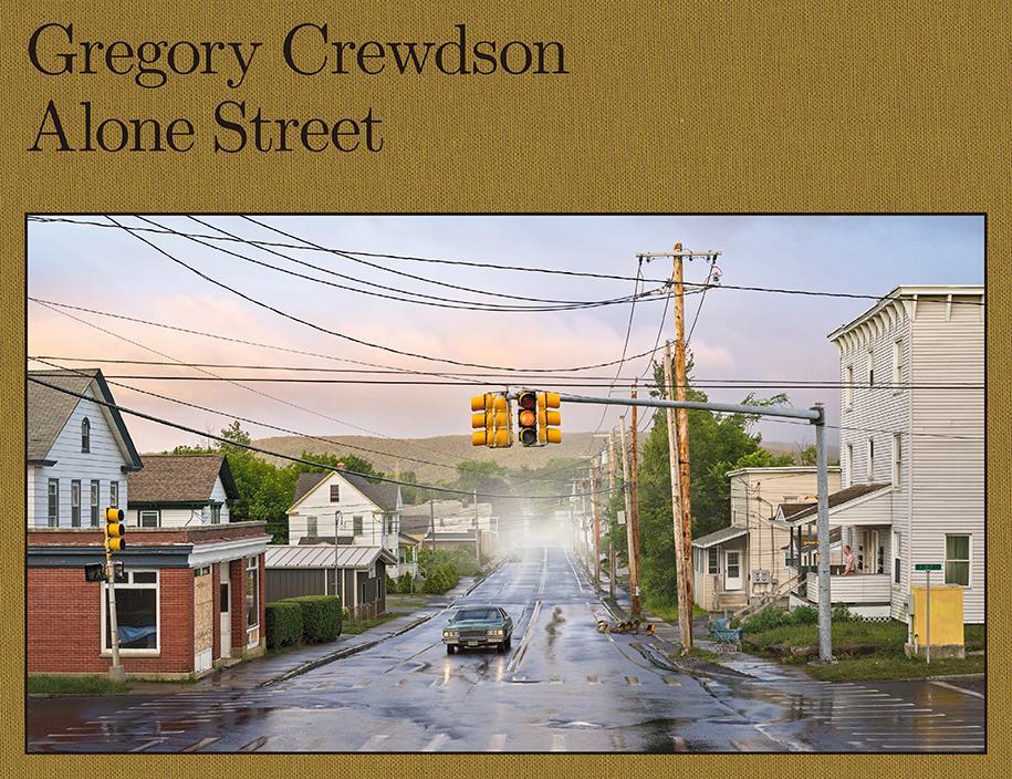 Cover: 9781597115131 | Gregory Crewdson: Alone Street | Gregory Crewdson | Buch | Gebunden