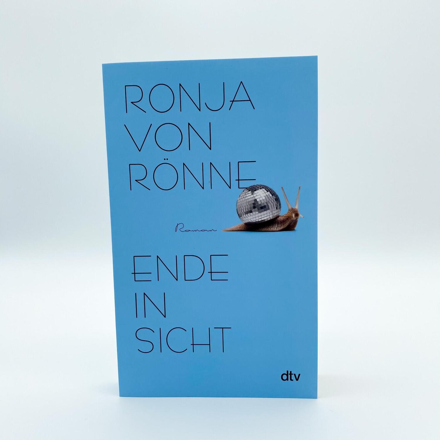 Bild: 9783423218627 | Ende in Sicht | Roman Der SPIEGEL-Bestseller jetzt im Taschenbuch