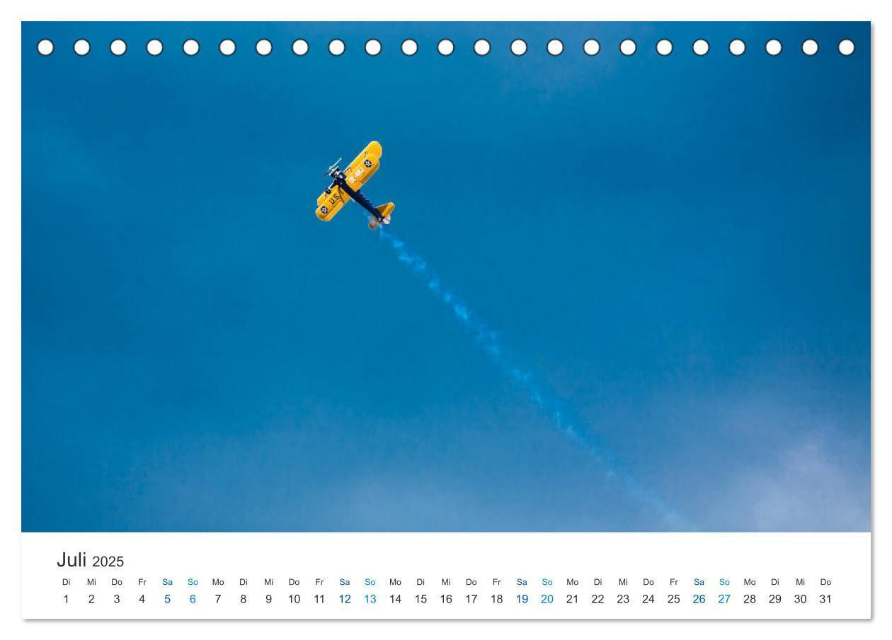 Bild: 9783435817290 | AVIATION CLASSICS seen by custompix.de (Tischkalender 2025 DIN A5...