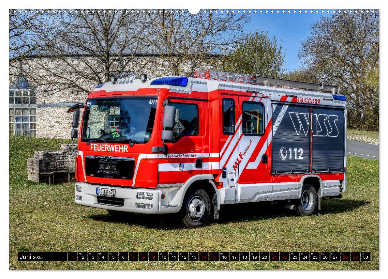 Bild: 9783435036813 | Feuerwehrfahrzeuge (Wandkalender 2025 DIN A2 quer), CALVENDO...