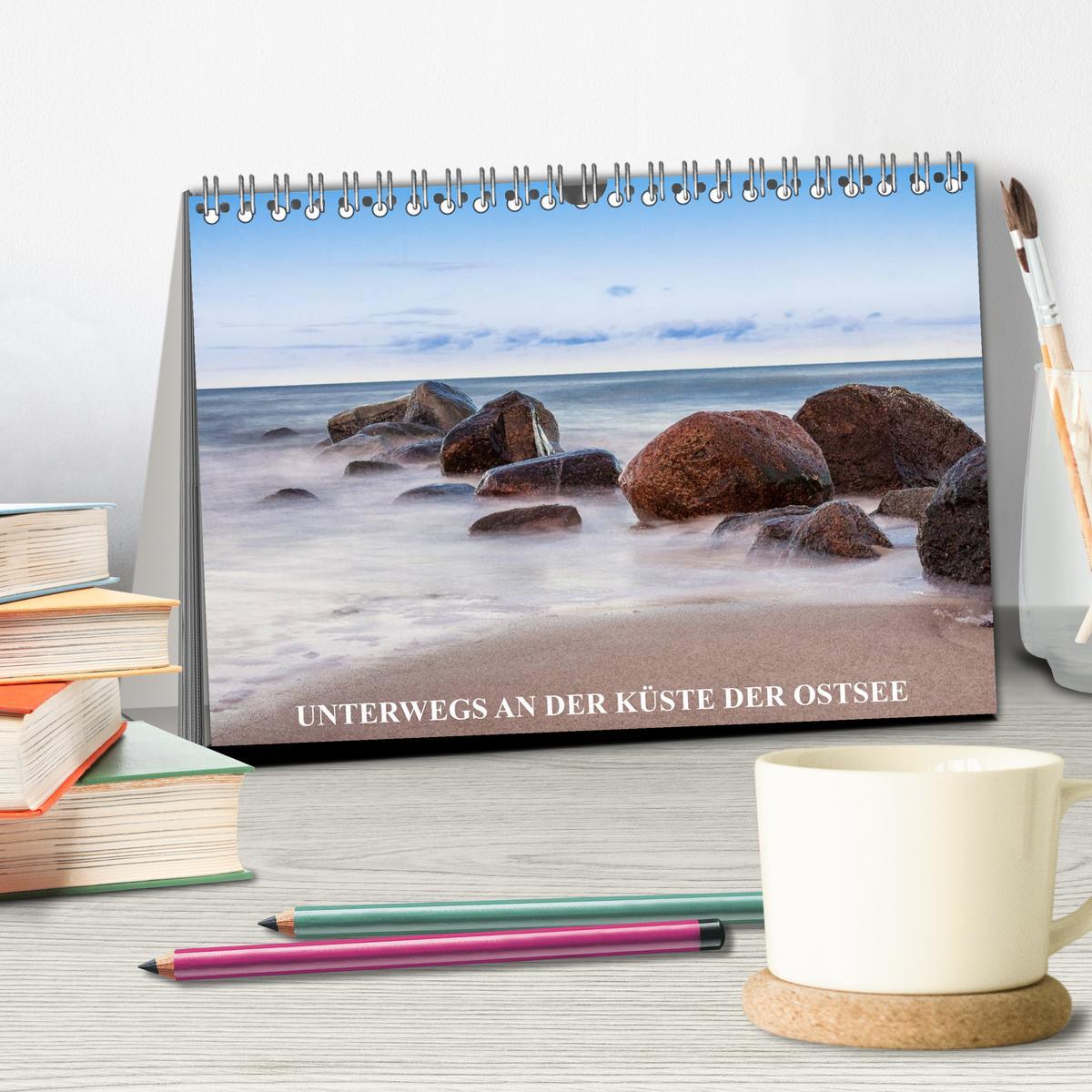 Bild: 9783435716791 | Unterwegs an der Küste der Ostsee (Tischkalender 2025 DIN A5 quer),...