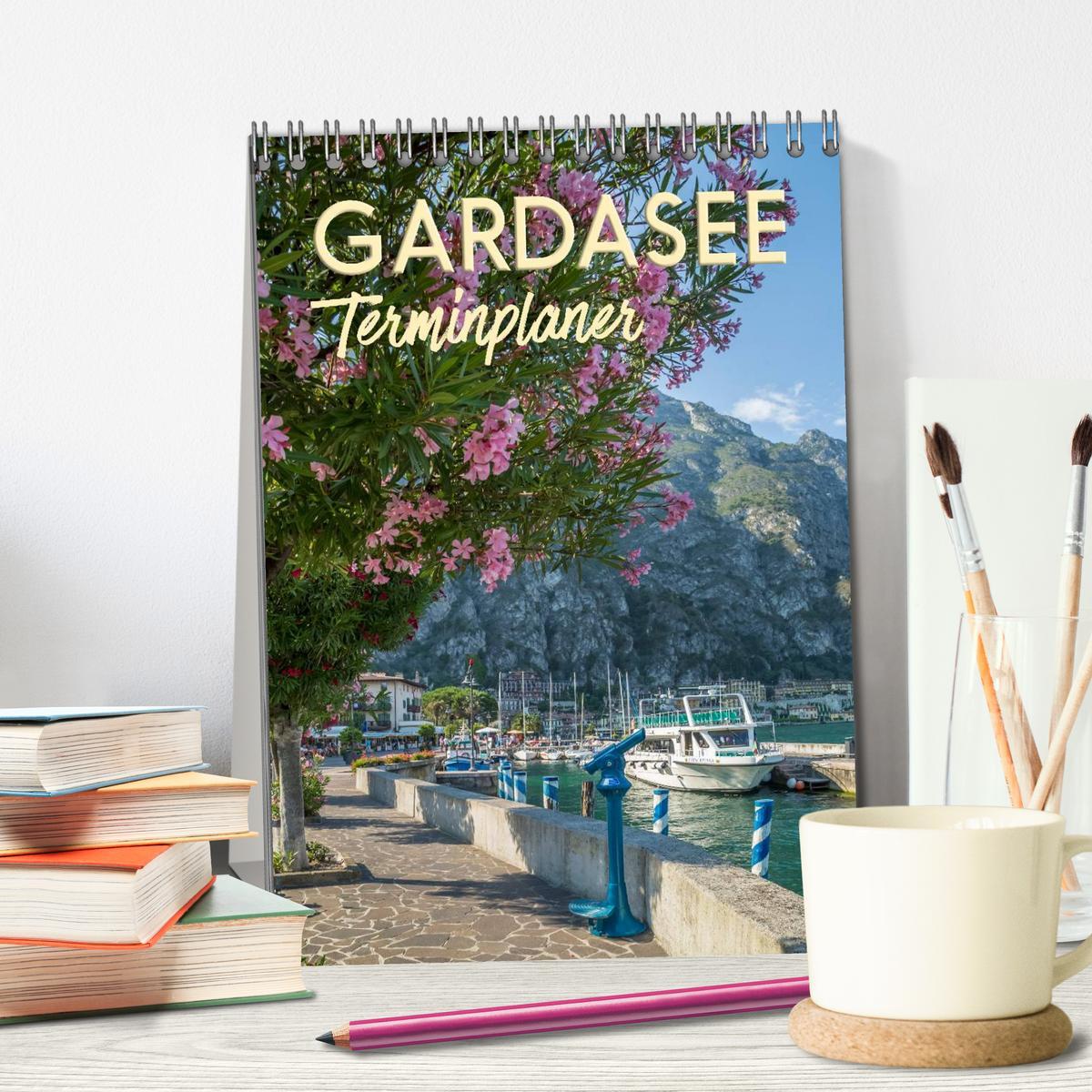 Bild: 9783457025970 | GARDASEE Terminplaner (Tischkalender 2025 DIN A5 hoch), CALVENDO...