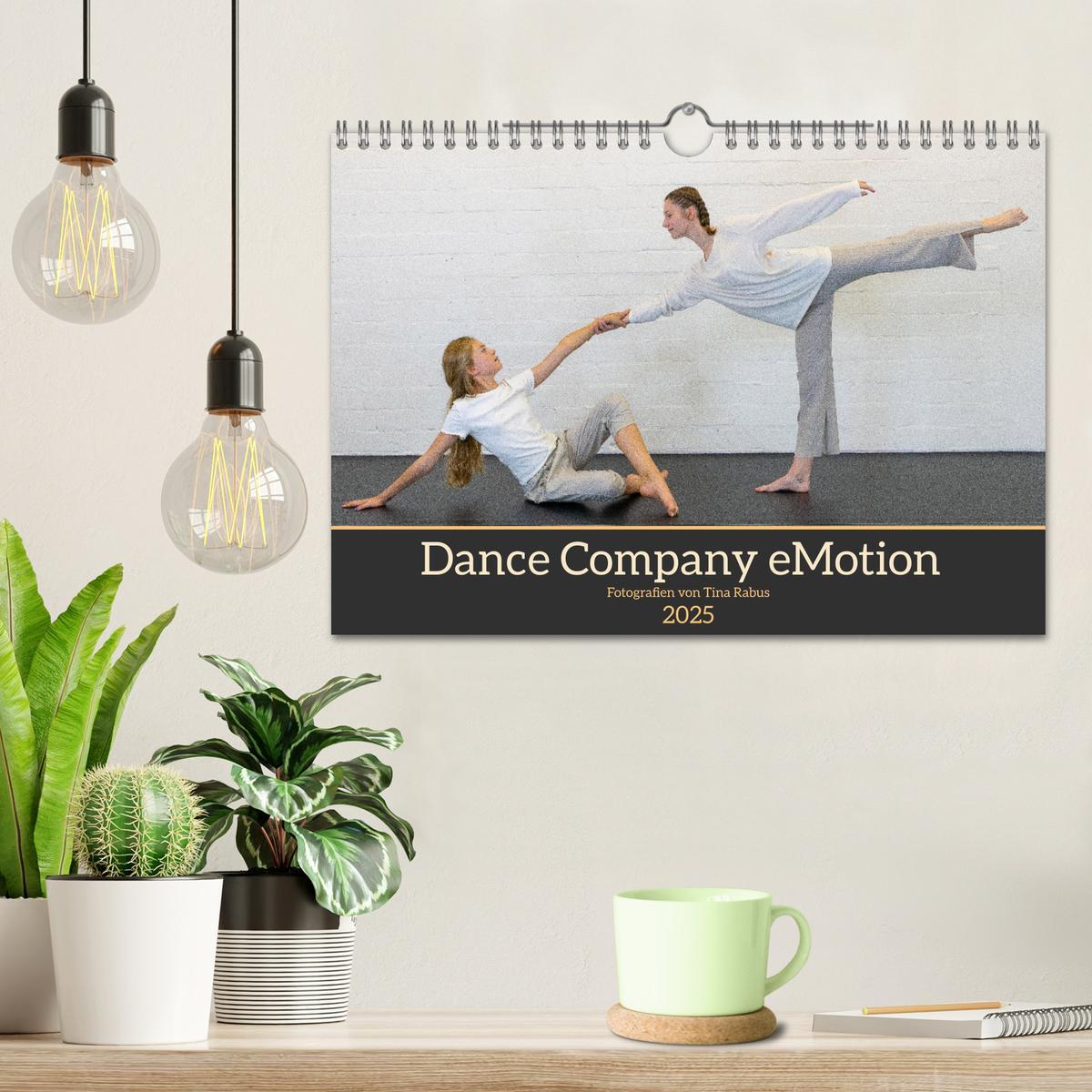 Bild: 9783383950391 | Dance Company eMotion (Wandkalender 2025 DIN A4 quer), CALVENDO...