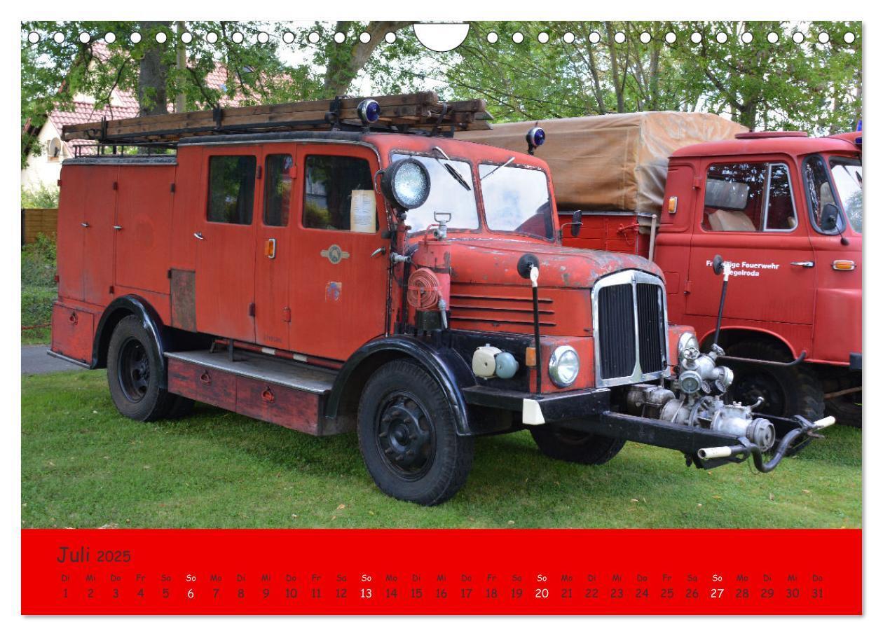 Bild: 9783457186626 | DDR Feuerwehr Klassiker (Wandkalender 2025 DIN A4 quer), CALVENDO...