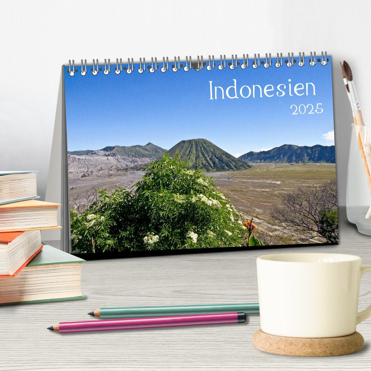 Bild: 9783435774371 | Indonesien (Tischkalender 2025 DIN A5 quer), CALVENDO Monatskalender