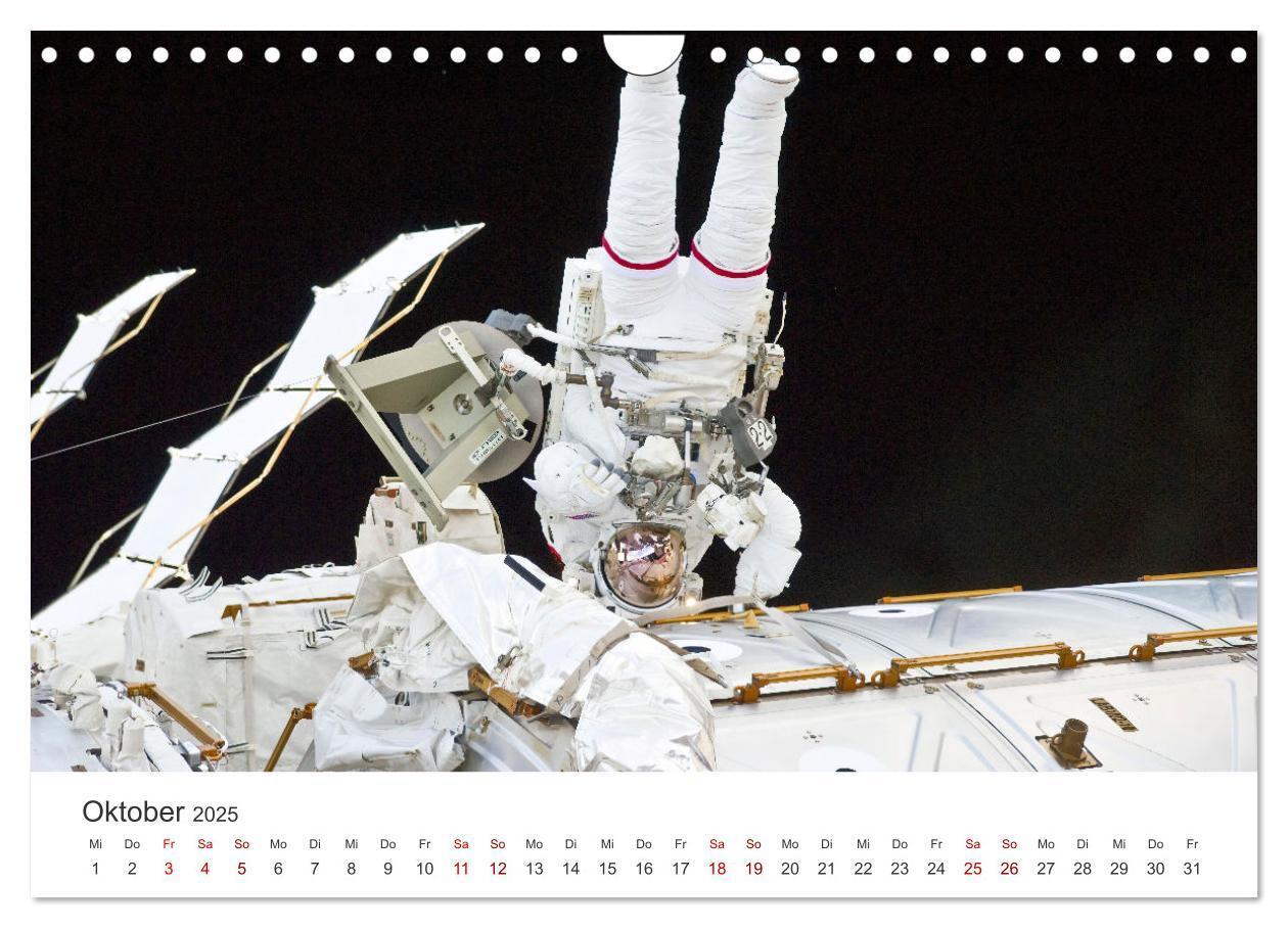 Bild: 9783457181812 | Astronauten - Menschen im Weltall (Wandkalender 2025 DIN A4 quer),...