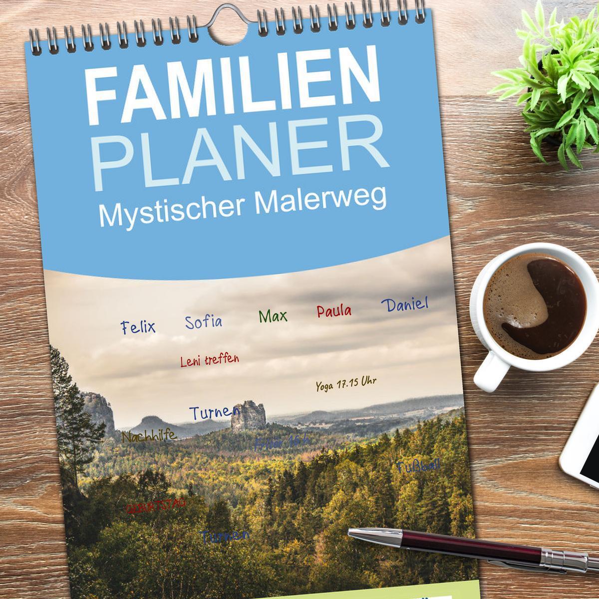 Bild: 9783457095614 | Familienplaner 2025 - Mystischer Malerweg mit 5 Spalten...