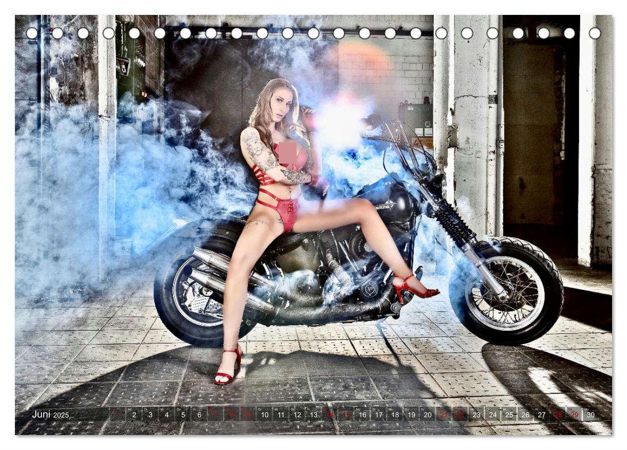 Bild: 9783383896194 | Motorräder und Sexy Girls (Tischkalender 2025 DIN A5 quer),...