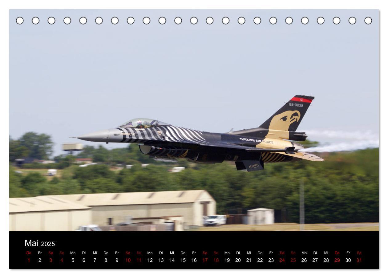 Bild: 9783435347568 | Militärjets (Tischkalender 2025 DIN A5 quer), CALVENDO Monatskalender