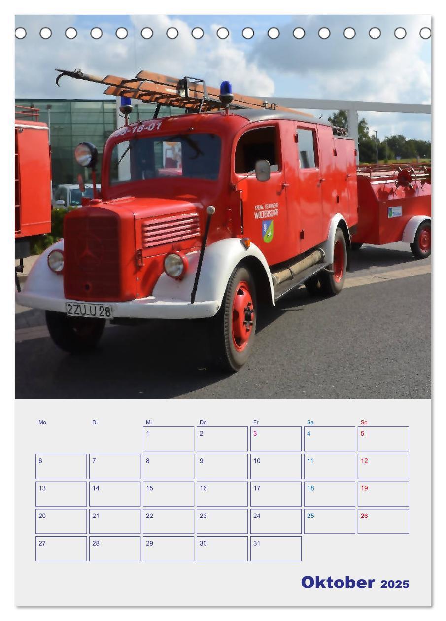 Bild: 9783435939947 | FEUERWEHR-Legende (Tischkalender 2025 DIN A5 hoch), CALVENDO...