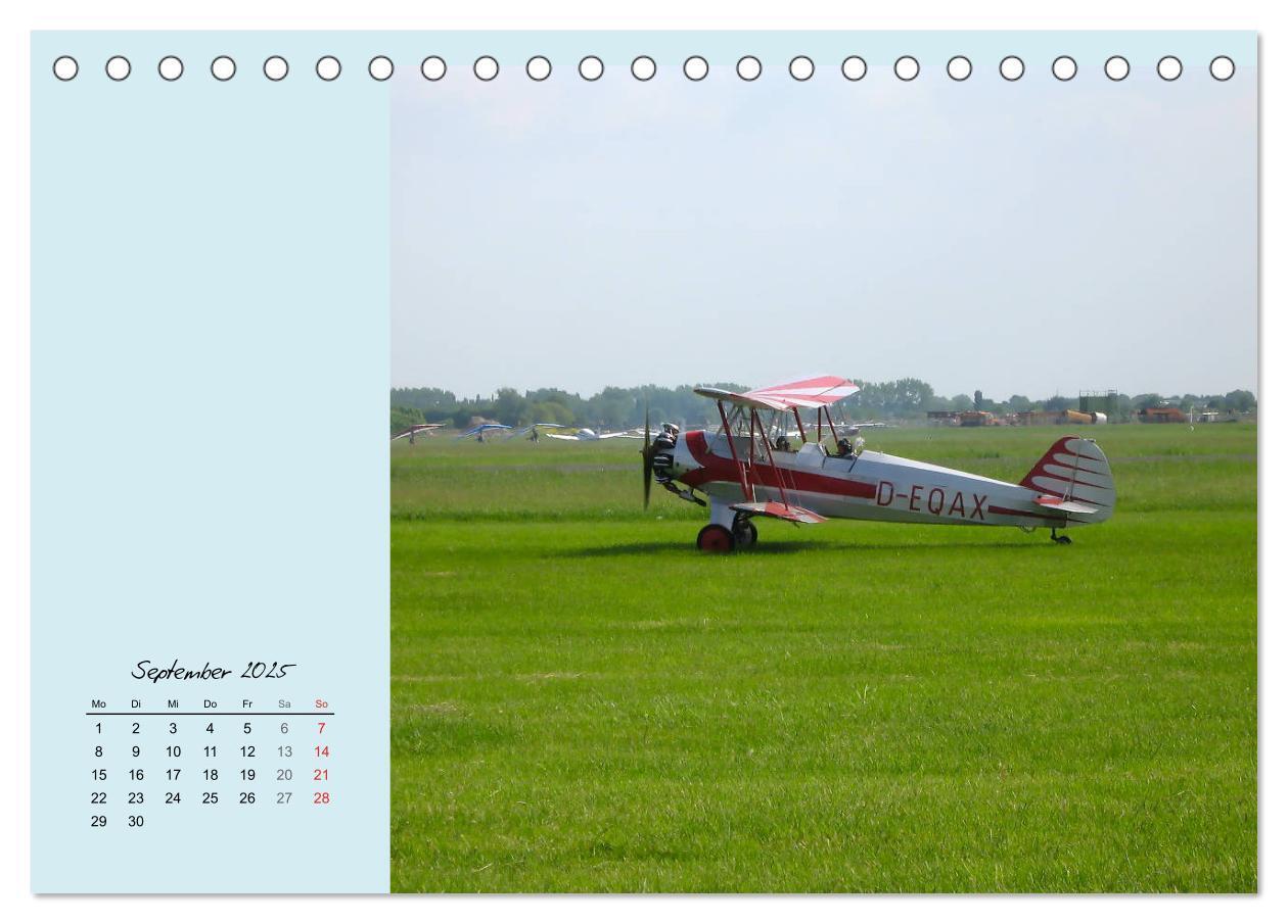 Bild: 9783435233656 | Sportliche Kunstflieger (Tischkalender 2025 DIN A5 quer), CALVENDO...