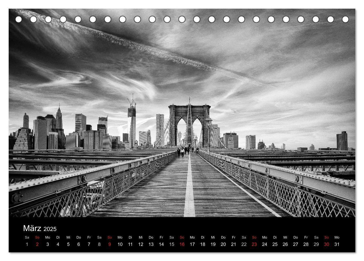 Bild: 9783435794669 | New York 2025 (Tischkalender 2025 DIN A5 quer), CALVENDO...