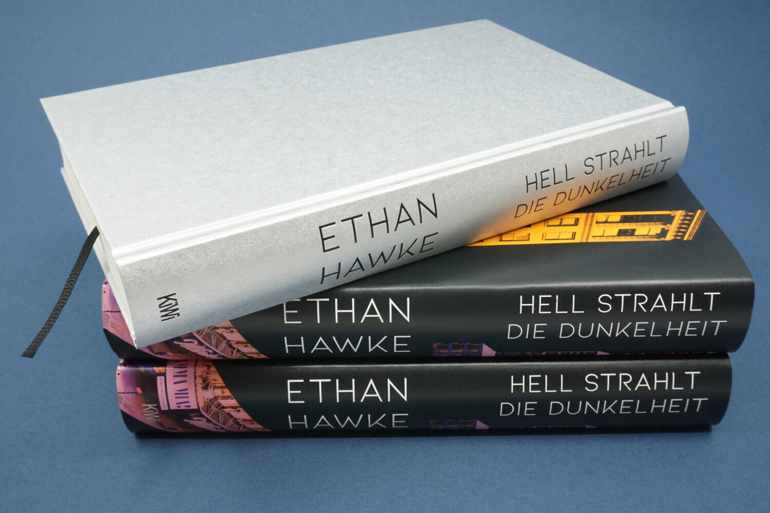 Bild: 9783462001655 | Hell strahlt die Dunkelheit | Roman | Ethan Hawke | Buch | 327 S.