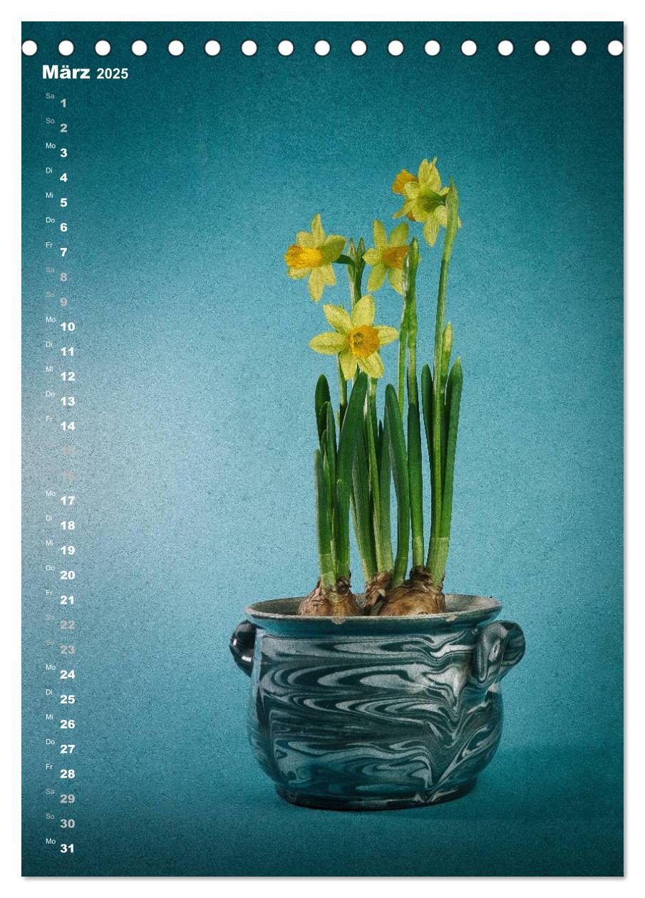 Bild: 9783457048610 | Blumenschmuck in Bunzlau Keramik (Tischkalender 2025 DIN A5 hoch),...