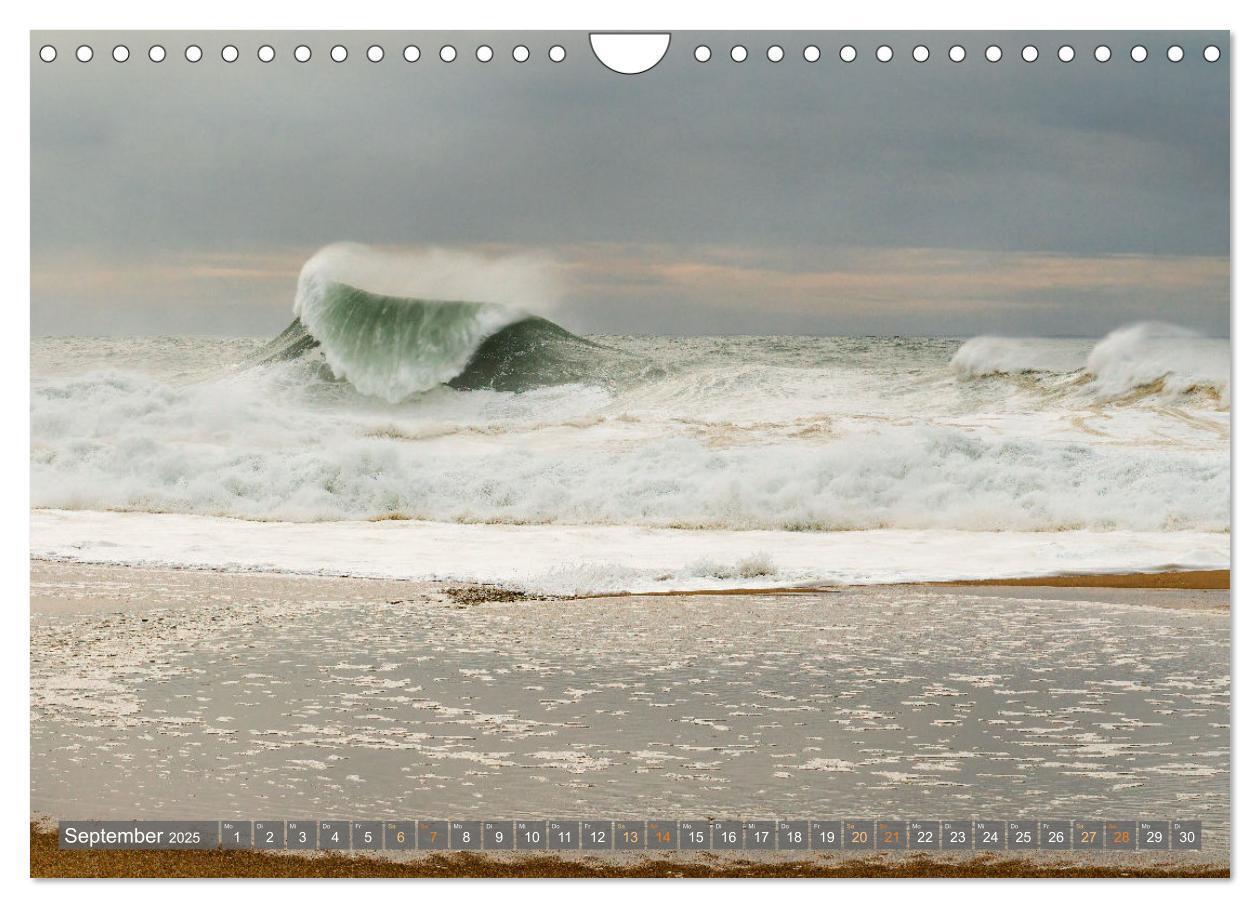 Bild: 9783457199497 | OCEAN POWER - Die Riesenwellen von Nazaré (Wandkalender 2025 DIN A4...