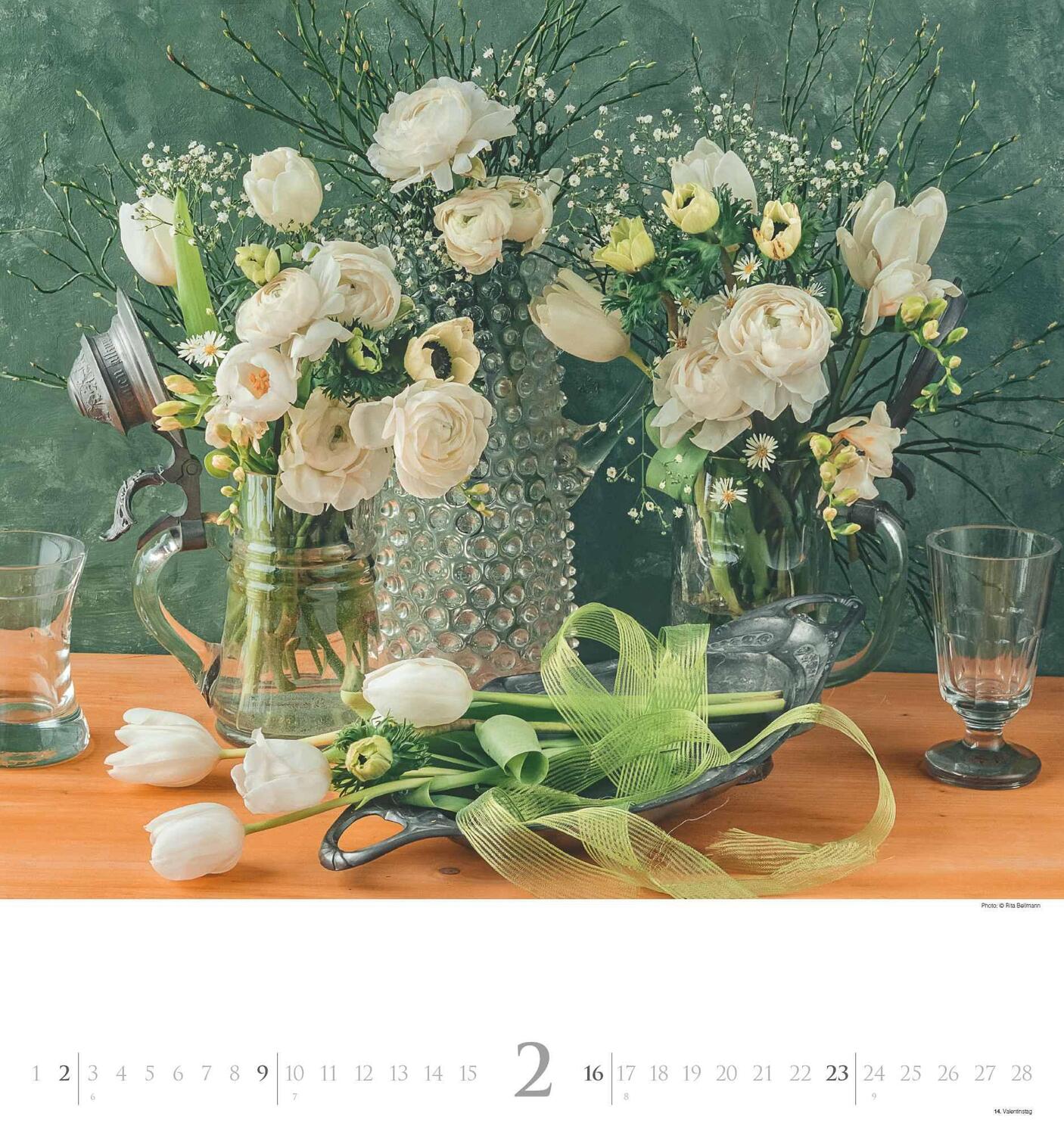 Bild: 4002725994226 | Bouquets 2025 - Foto-Kalender - Wand-Kalender - 45x48 -...