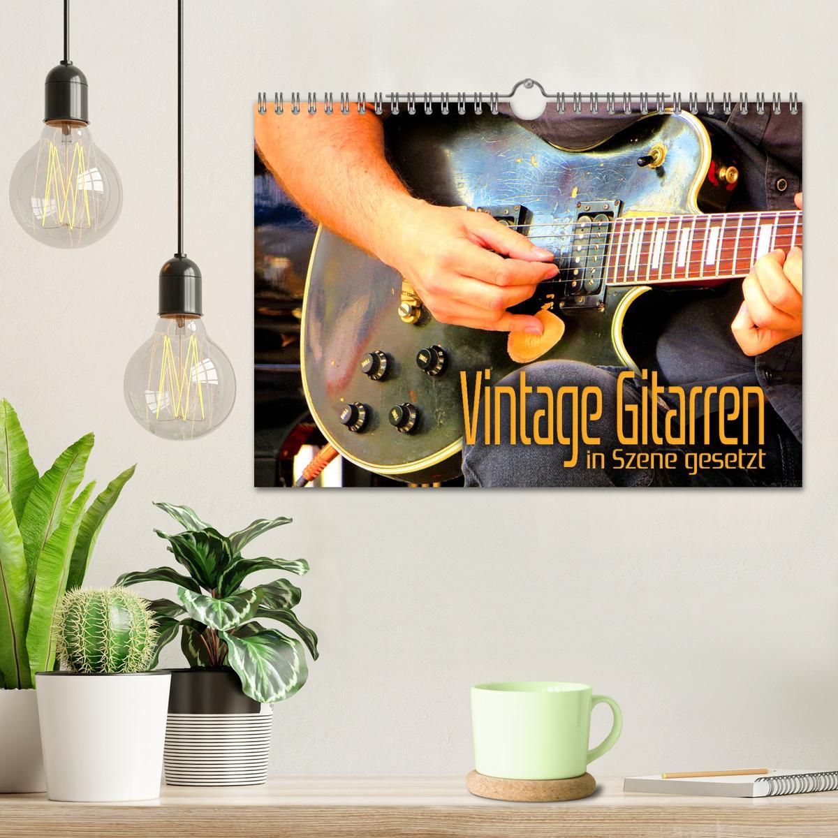 Bild: 9783435198795 | Vintage Gitarren in Szene gesetzt (Wandkalender 2025 DIN A4 quer),...