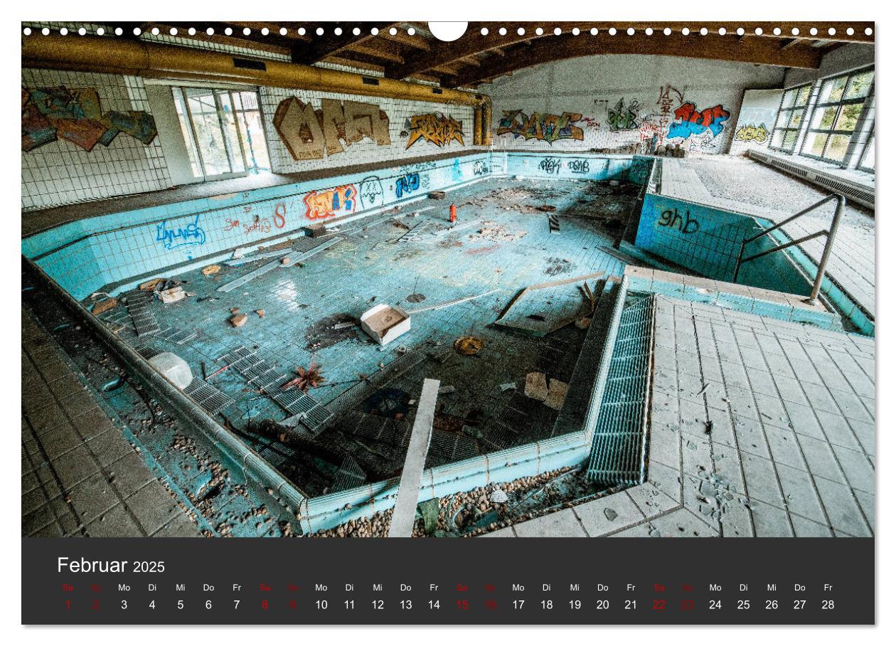 Bild: 9783435217434 | Verlassene Orte - Ein Lost Places Kalender (Wandkalender 2025 DIN...