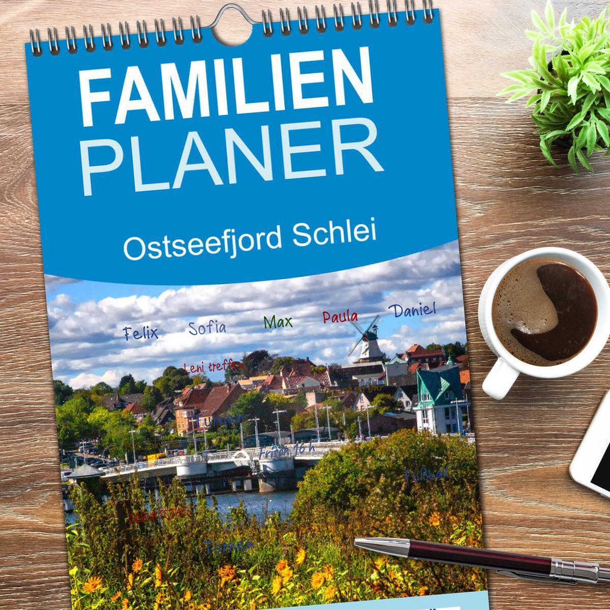 Bild: 9783457103029 | Familienplaner 2025 - Ostseefjord Schlei mit 5 Spalten...