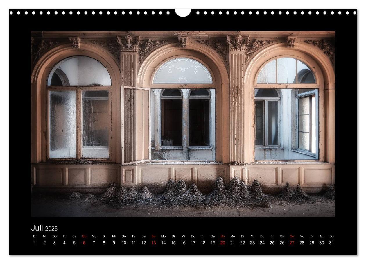 Bild: 9783435675715 | Lost Places - vergessene orte vergessener glanz (Wandkalender 2025...