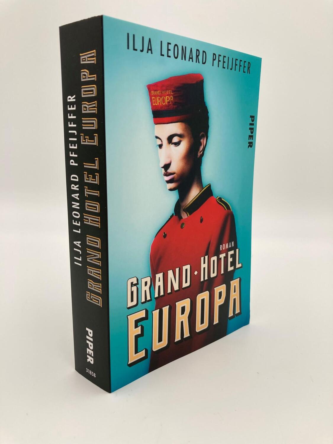 Bild: 9783492318587 | Grand Hotel Europa | Ilja Leonard Pfeijffer | Taschenbuch | 560 S.