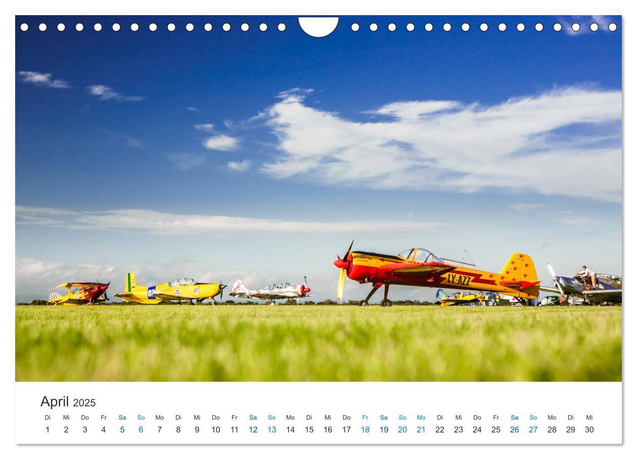 Bild: 9783435830251 | AVIATION CLASSICS seen by custompix.de (Wandkalender 2025 DIN A4...