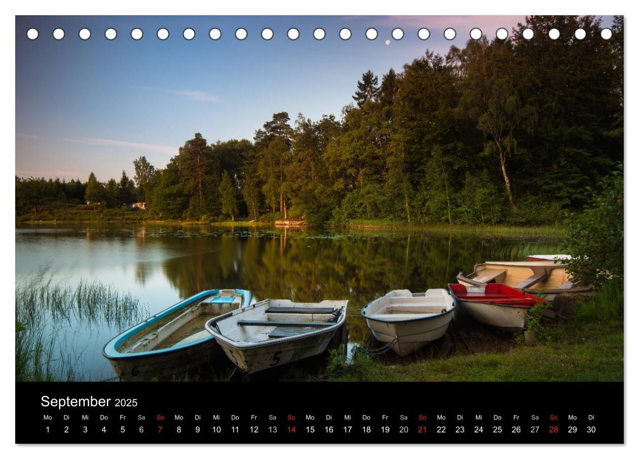 Bild: 9783435580248 | Skandinavien - Im Licht des Nordens (Tischkalender 2025 DIN A5...