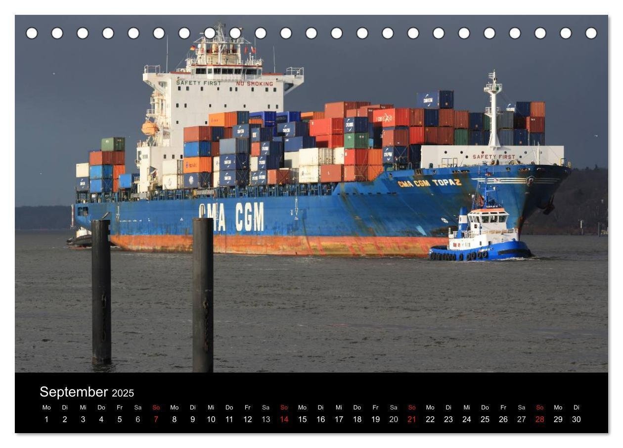 Bild: 9783435692316 | Schiffe auf der Elbe (Tischkalender 2025 DIN A5 quer), CALVENDO...